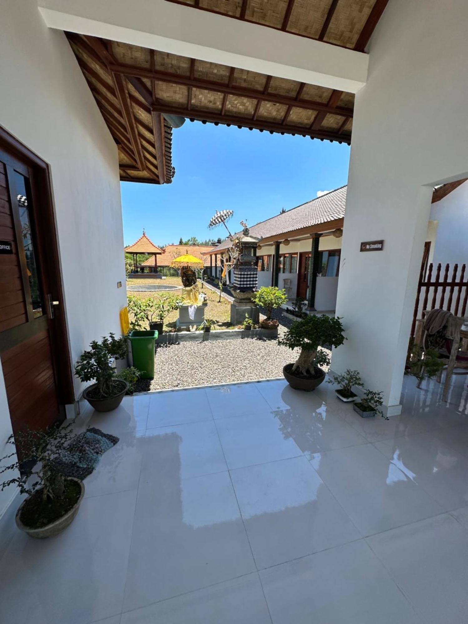 Bali Basuki Retreat Center Apartment Besakih Ngoại thất bức ảnh