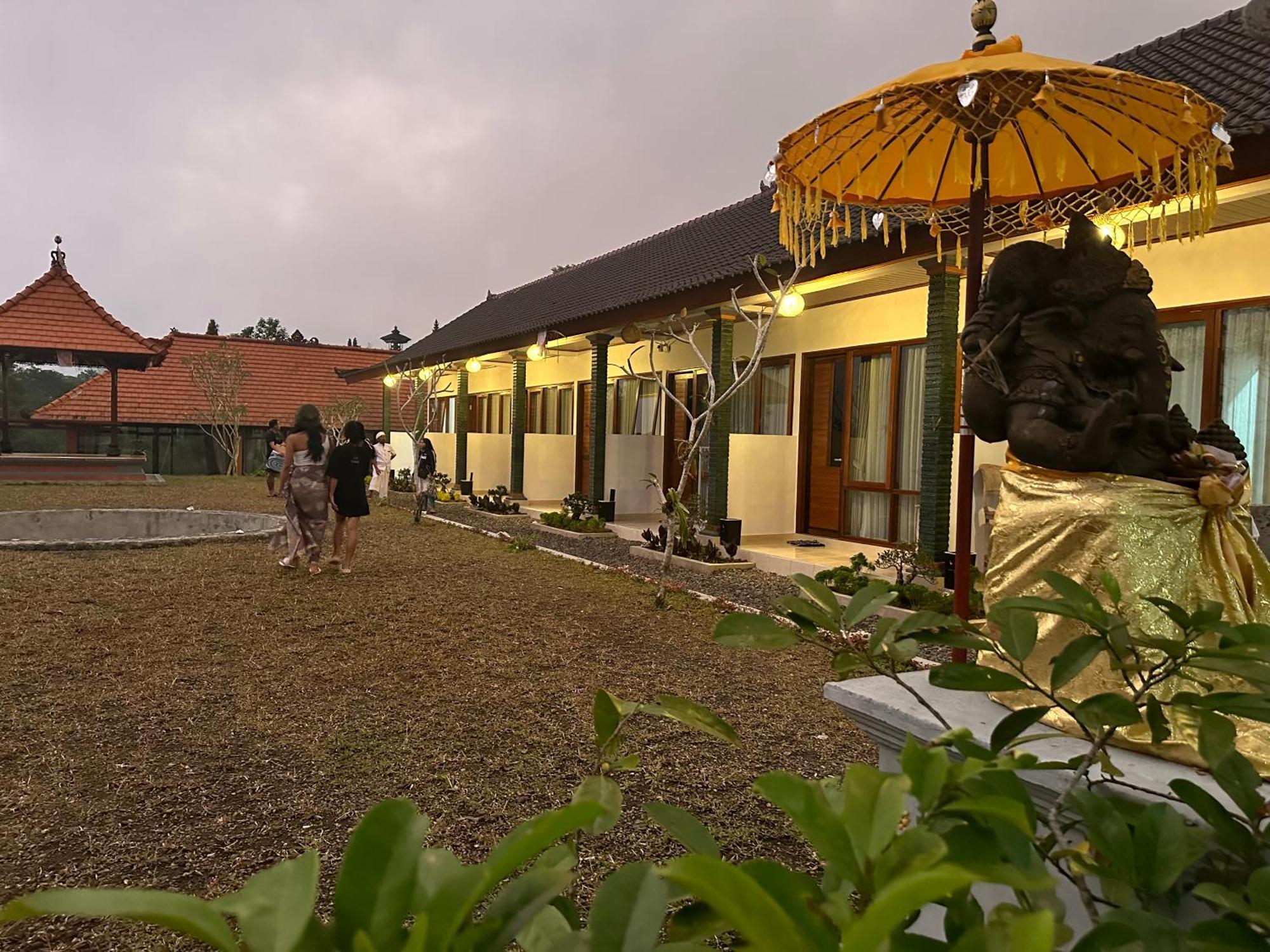 Bali Basuki Retreat Center Apartment Besakih Ngoại thất bức ảnh