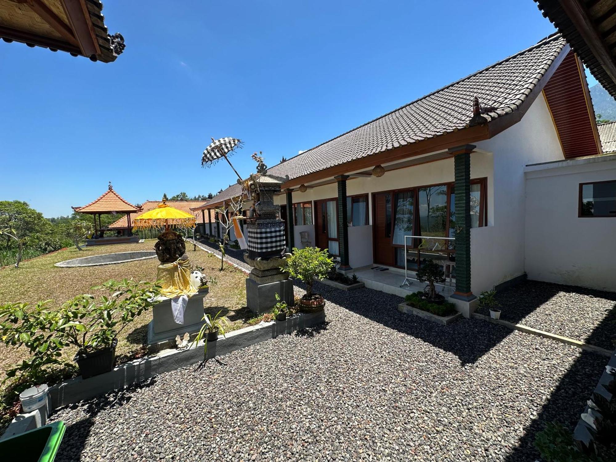 Bali Basuki Retreat Center Apartment Besakih Ngoại thất bức ảnh
