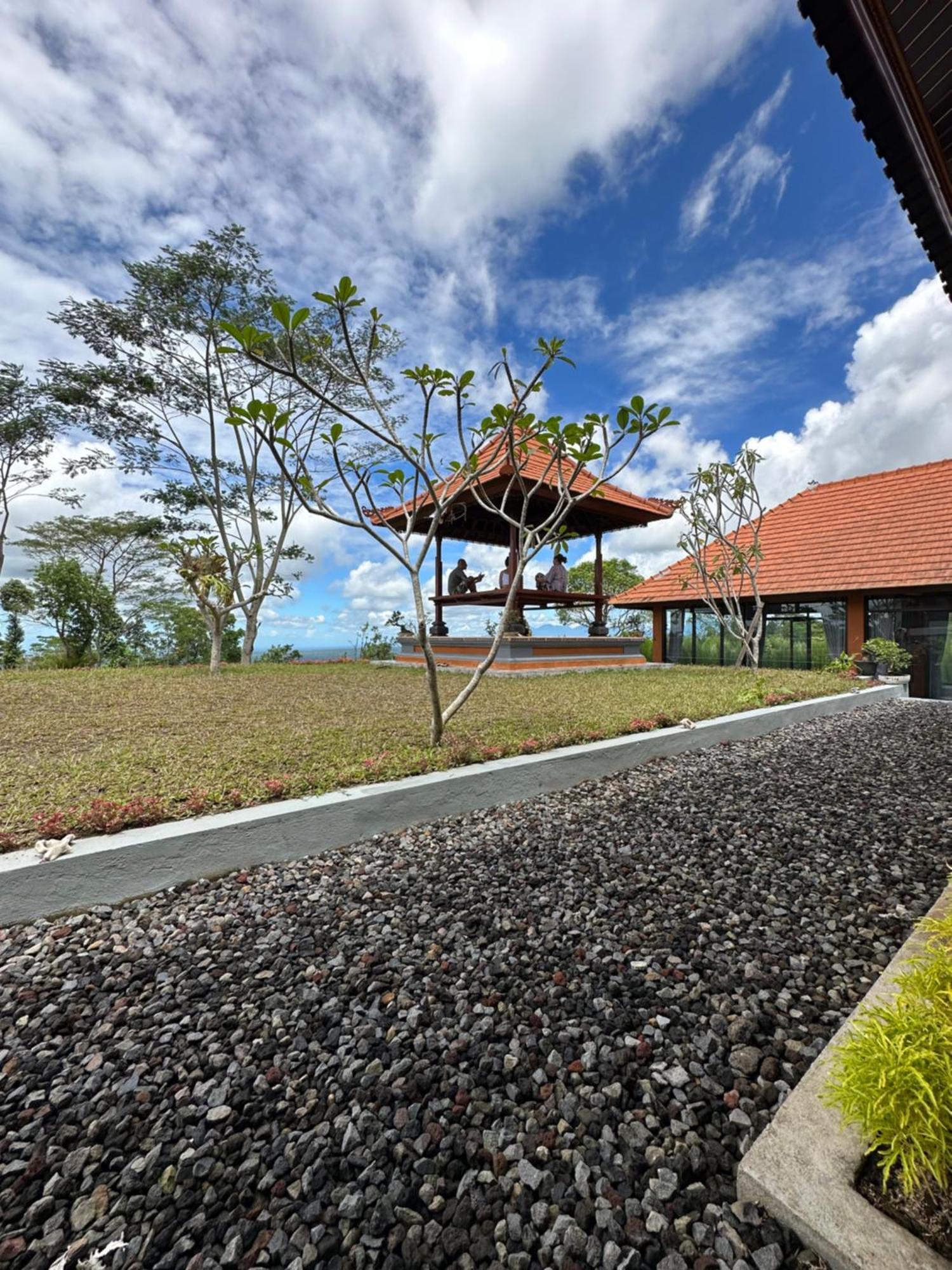 Bali Basuki Retreat Center Apartment Besakih Ngoại thất bức ảnh