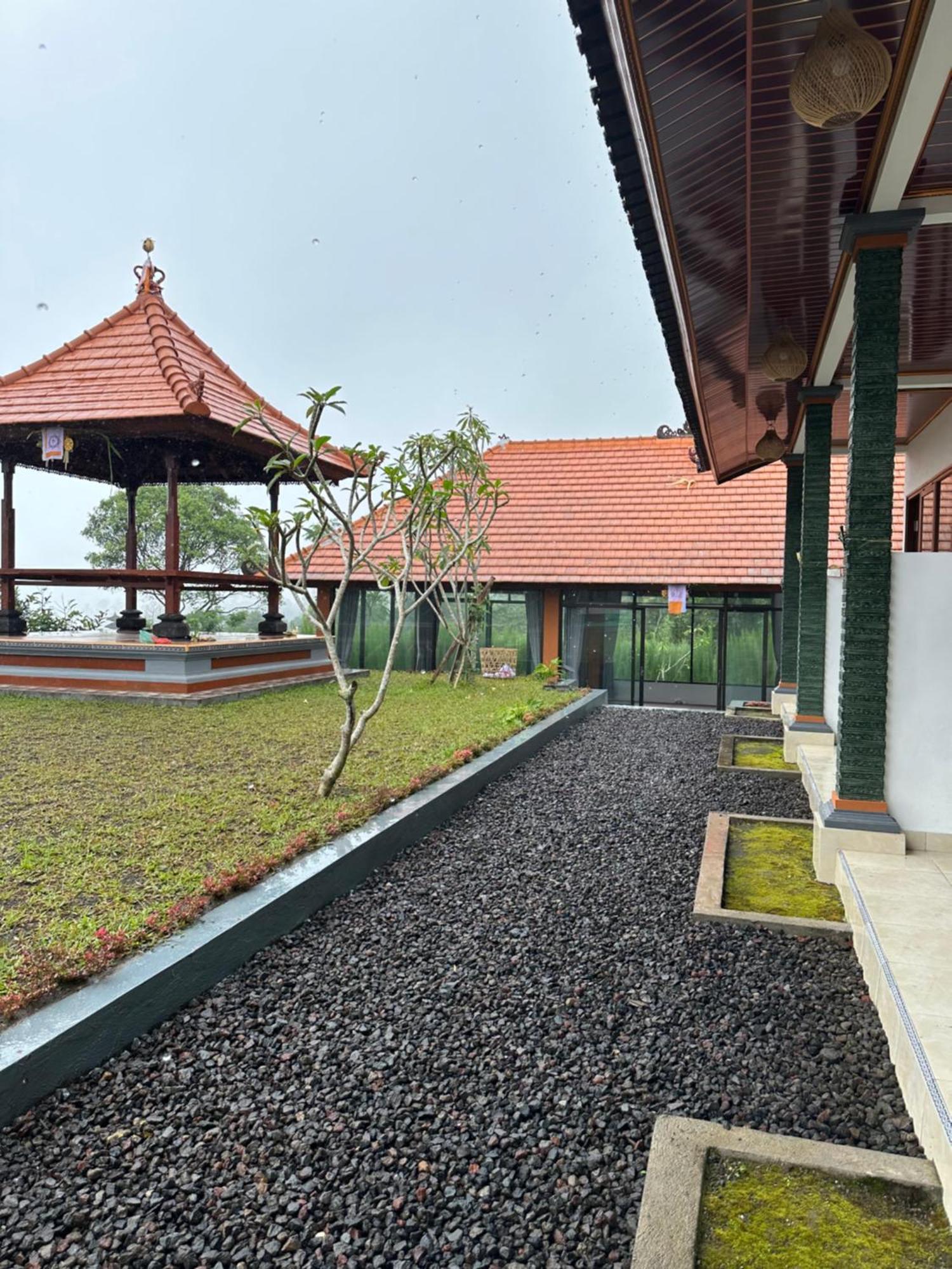 Bali Basuki Retreat Center Apartment Besakih Ngoại thất bức ảnh