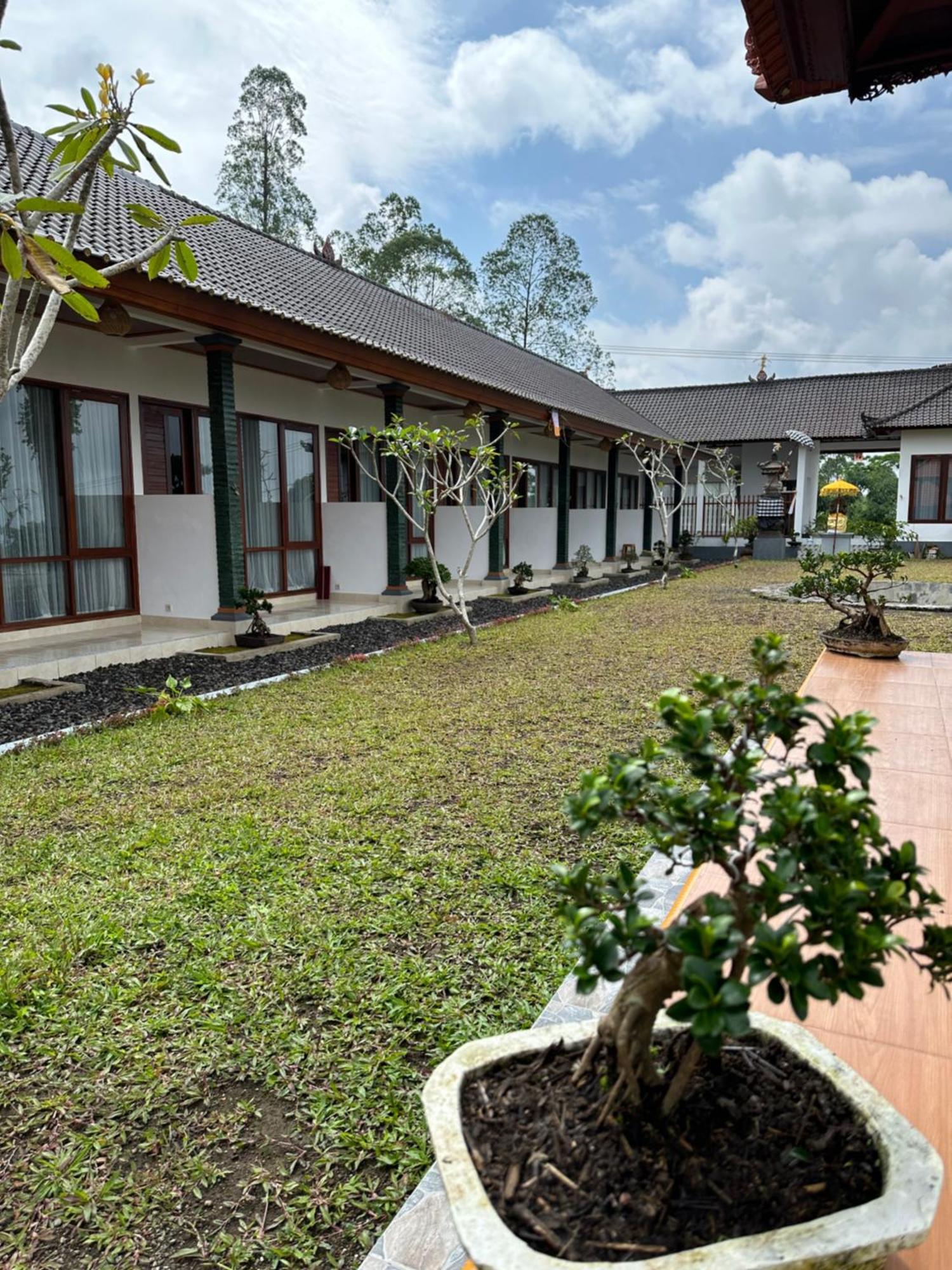 Bali Basuki Retreat Center Apartment Besakih Ngoại thất bức ảnh