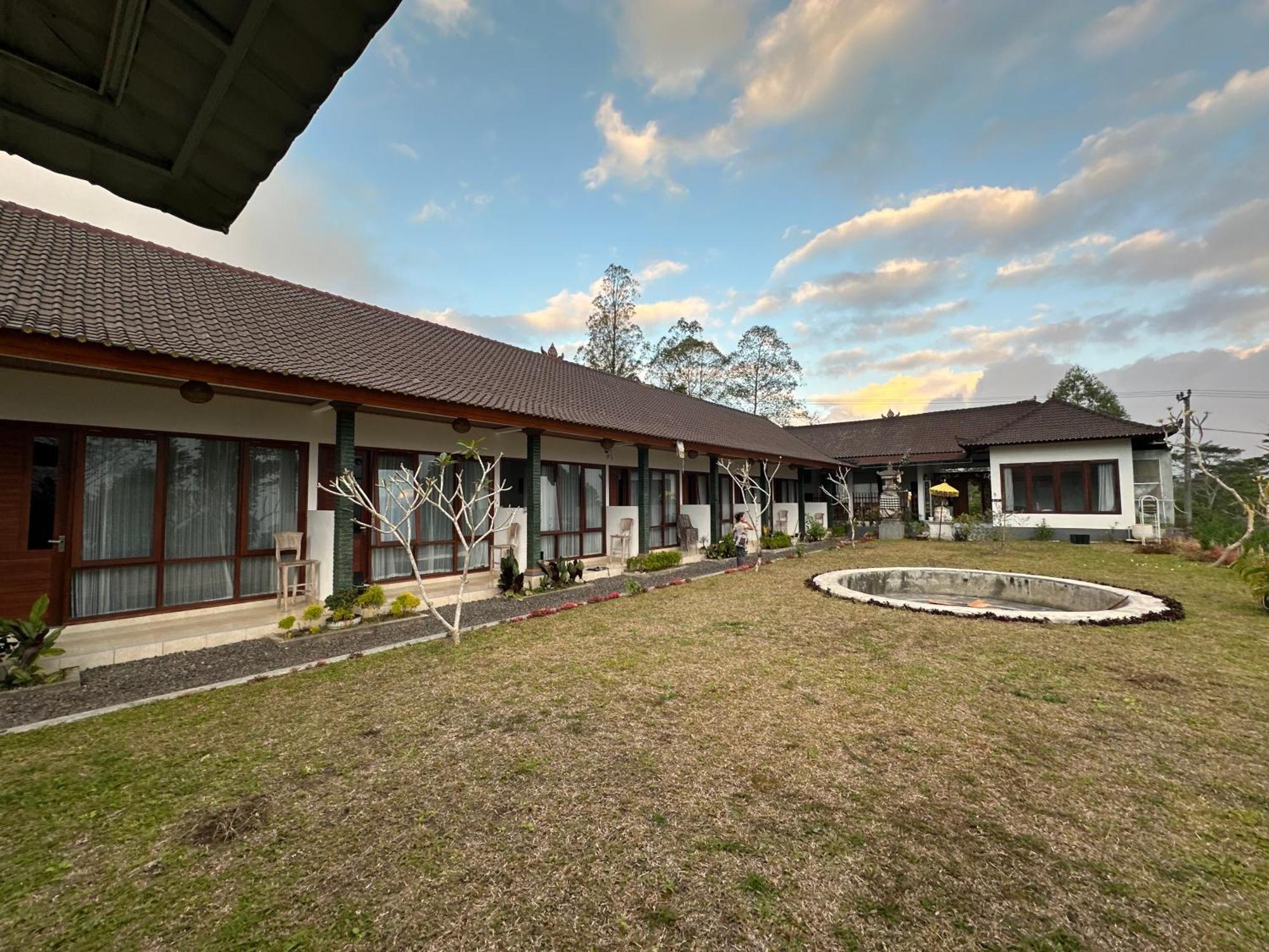 Bali Basuki Retreat Center Apartment Besakih Ngoại thất bức ảnh